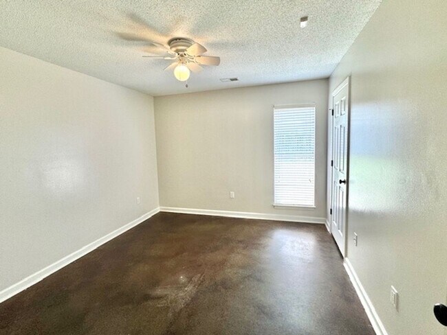 Building Photo - ParkwoodCove7759
