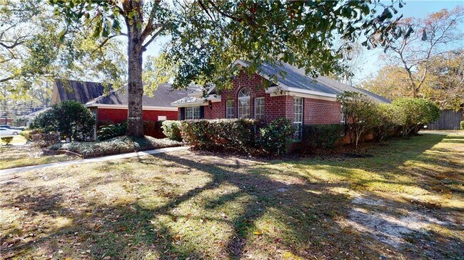 Building Photo - 1000 Henckley Ave