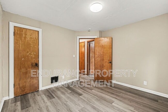 Building Photo - 937 Grand Ave