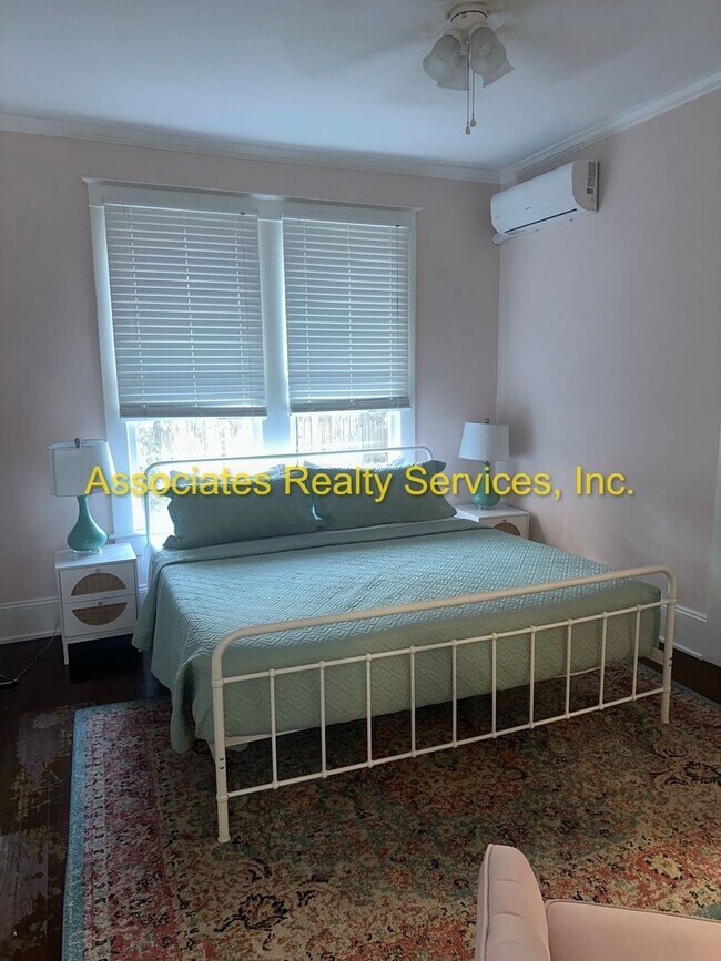 Building Photo - Totally Remodeled Vintage Home - FULLY FURNISHED!!!