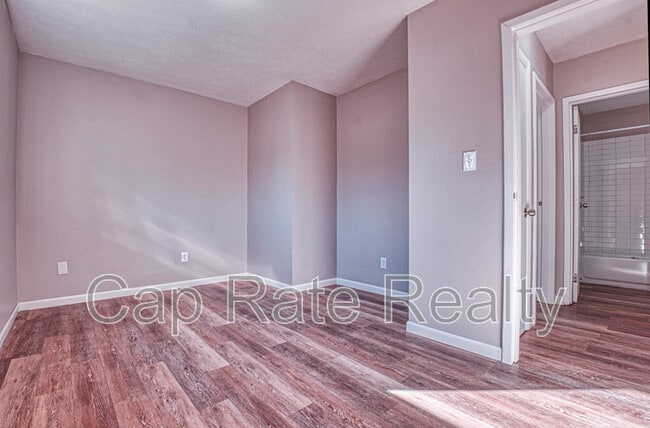 Building Photo - 2735 Joyce Ave