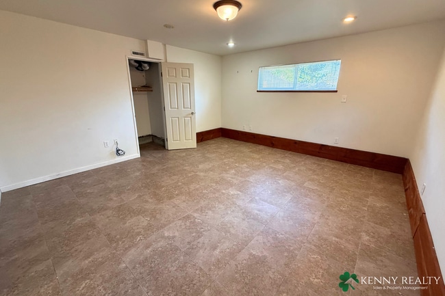 Building Photo - Bright and Spacious 3BD/3BA Home with Bonu...