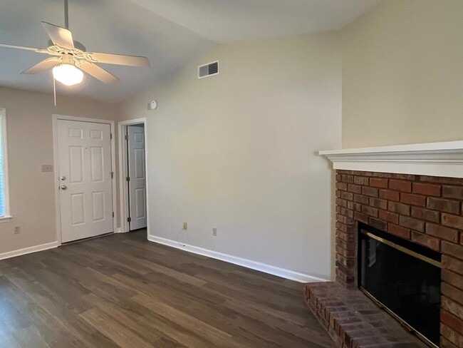 Building Photo - 456 High Point Ln
