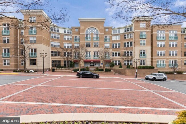 Primary Photo - 12001 Market St