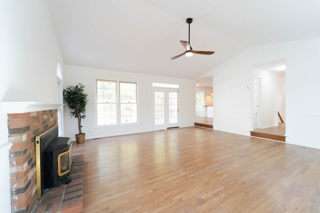 Building Photo - Fabulous Home in Aquia Harbor