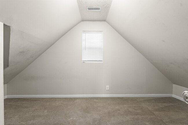 Building Photo - 1211 W 30th St