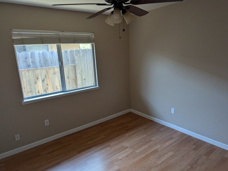 Building Photo - 3513 El Hogar Ct