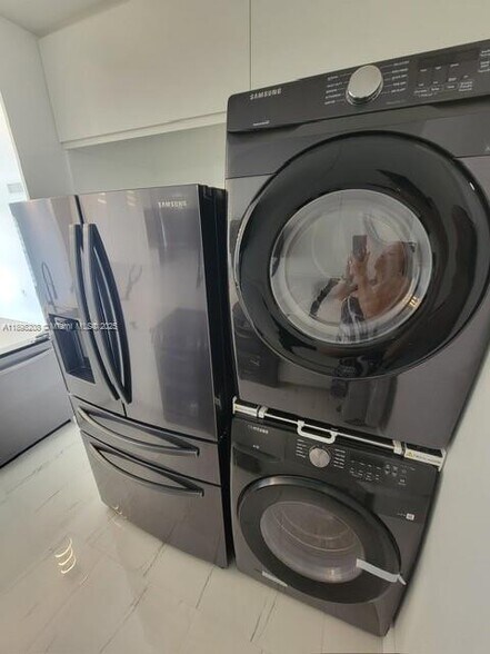 Building Photo - 10034 NW 6th St