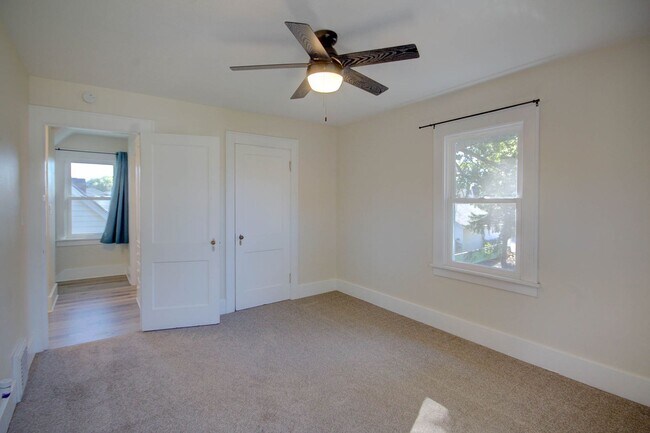 Building Photo - Completely remodeled 3 bed home
