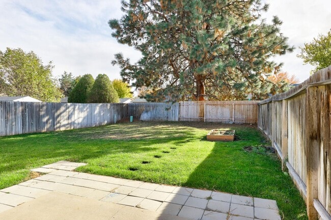 Building Photo - 10357 W Cory St