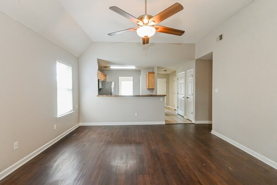 Building Photo - 9882 Wynngate Dr