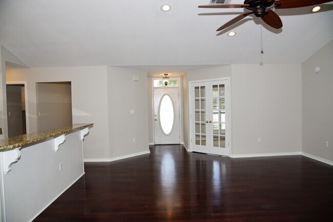 Building Photo - 1402 Ernest Hemingway Dr