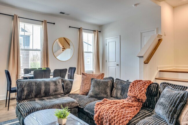 Building Photo - 4016 Bunker Dr