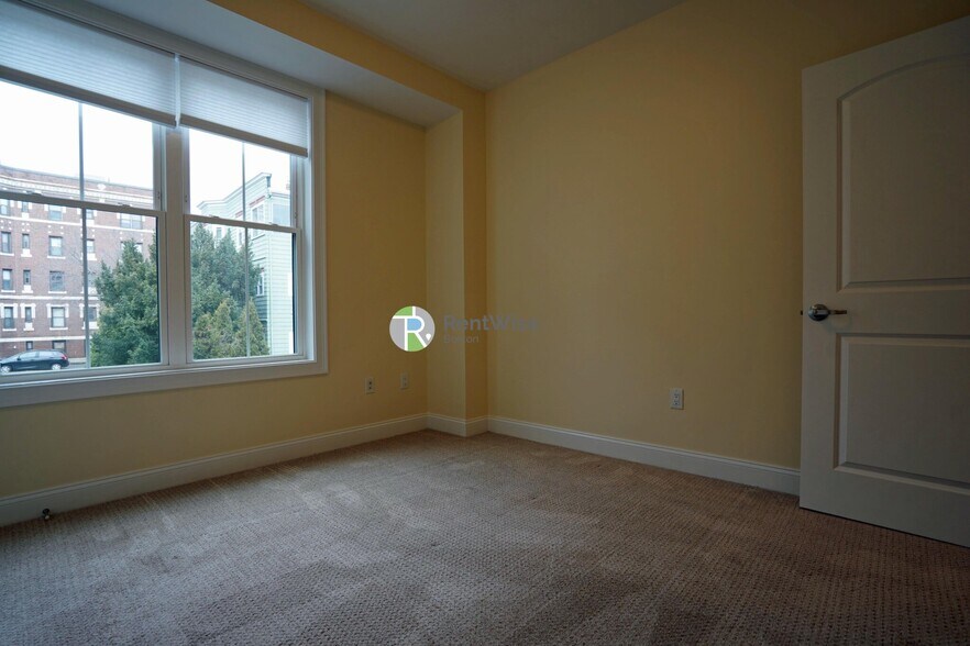 Building Photo - 315 Broadway