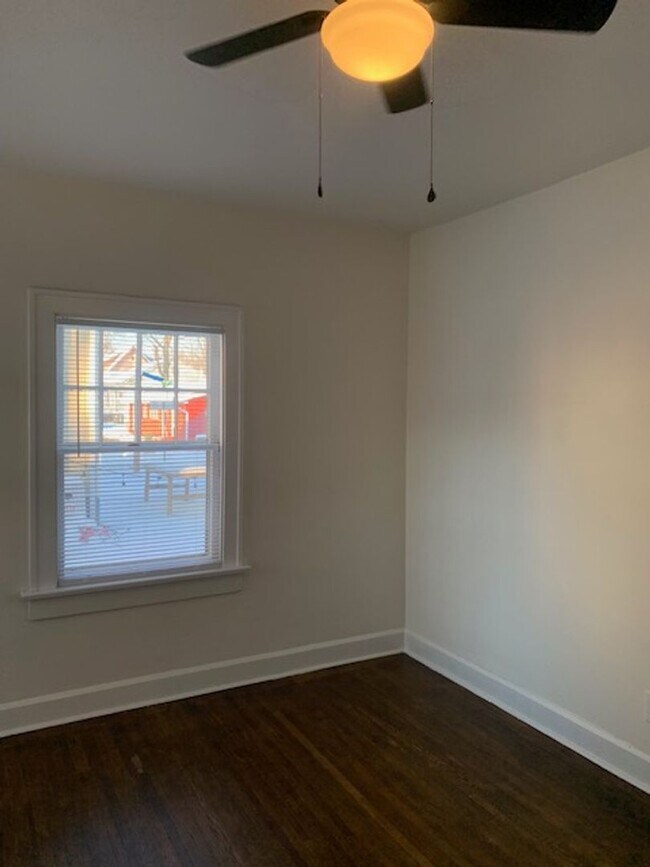 Building Photo - Spacious 5-Bedroom, 2-Bath Home with Class...