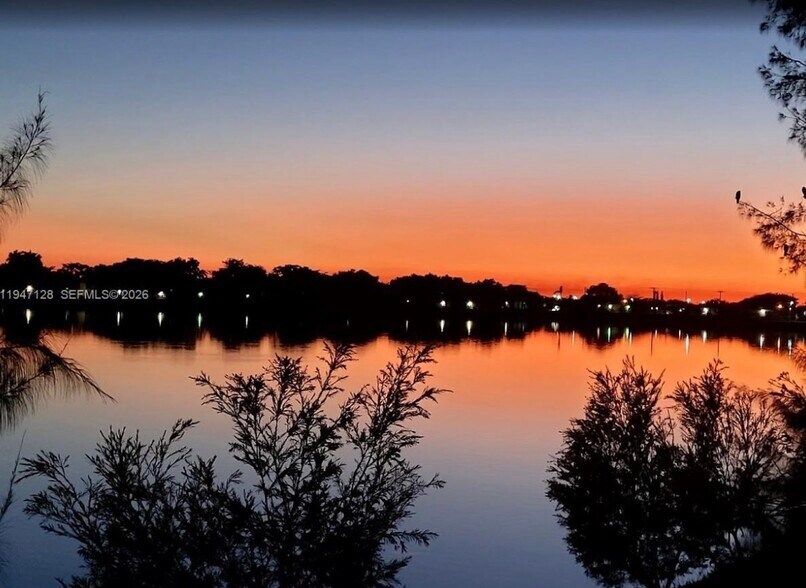 Building Photo - 468 NE 206th Ln