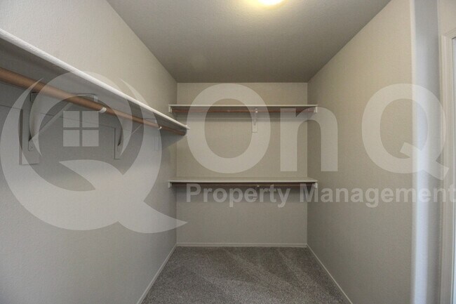 Building Photo - 10331 E Idaho Ave