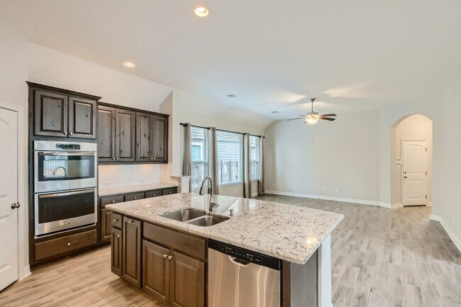 Building Photo - 764 Bonnet Blvd