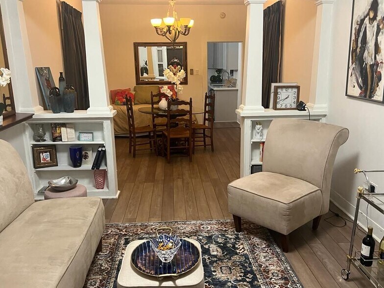 Building Photo - 2844 Hiawatha St