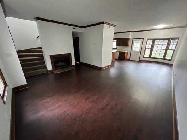 Building Photo - 206 Woodburn Club Ln