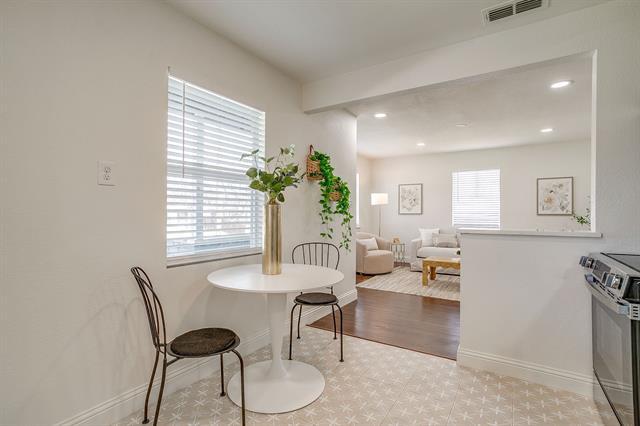 Building Photo - 4413 Wellesley Ave