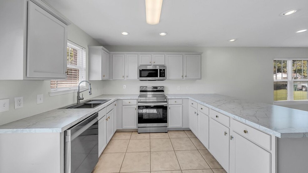 Building Photo - 2108 Sterling Cove Blvd