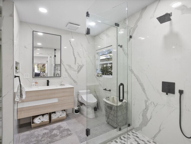 Building Photo - 9232 Harding Ave