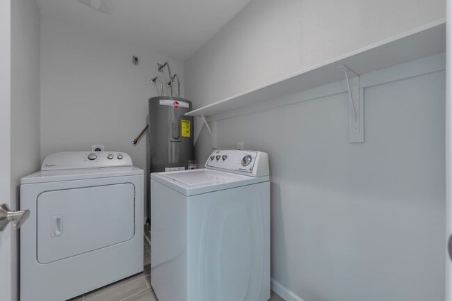 Building Photo - 6-Bedroom, 3-Bath Tempe Home with Private Pool Near ASU