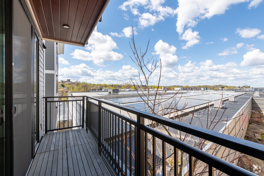 3BR, 2BA - 1,134 SQ FT - 26 Hichborn