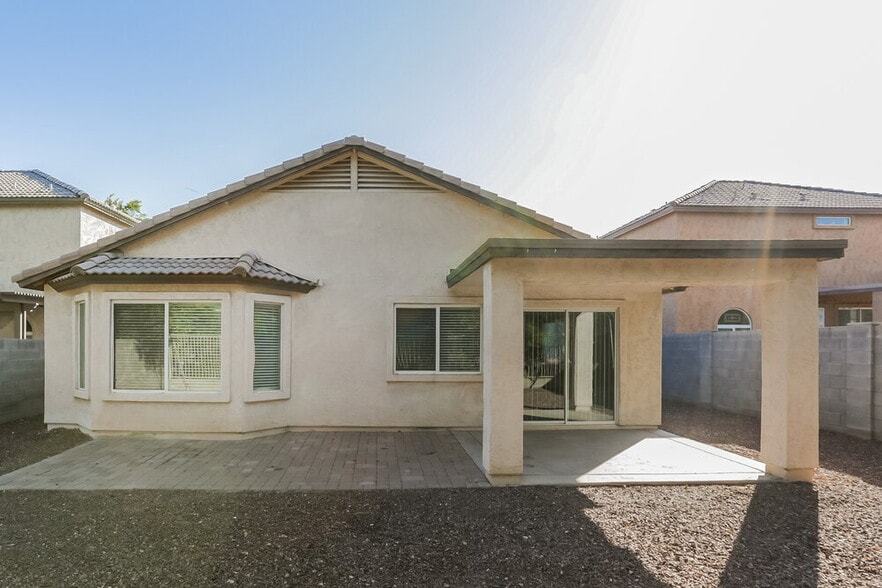 Building Photo - 6824 S 38th Dr