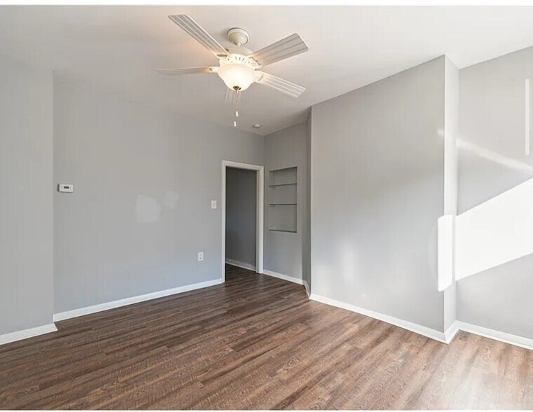 Building Photo - 815 Monongahela Ave