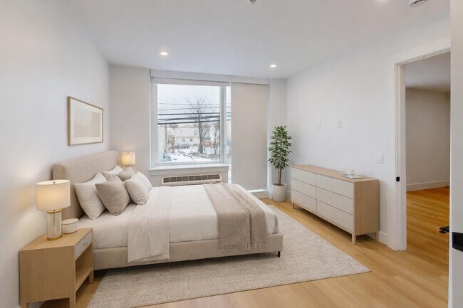 Building Photo - 337 Johnston Ave