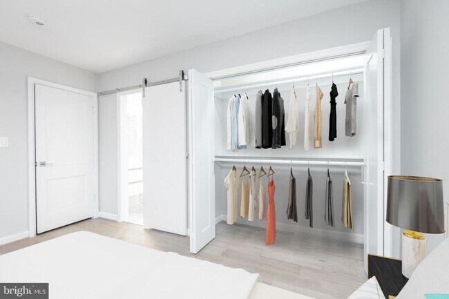 Building Photo - 710 N Buchanan St