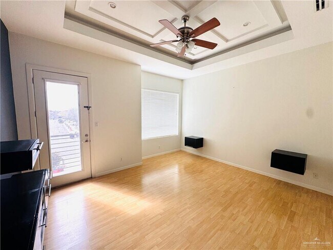 Building Photo - 27 Olympia Ave