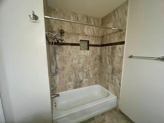 Building Photo - 1208 Oakwood Blvd