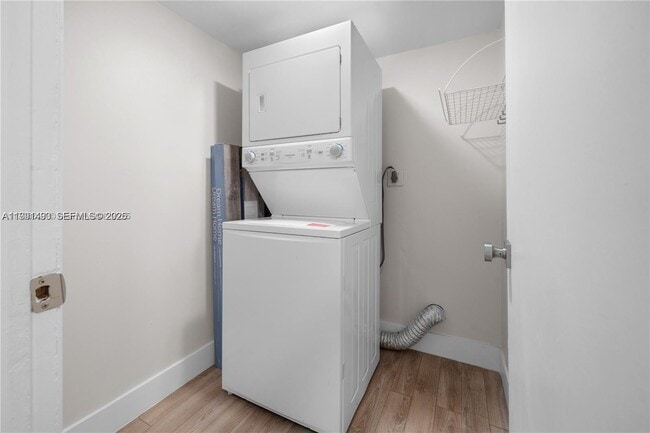 Building Photo - 8830 SW 123rd Ct