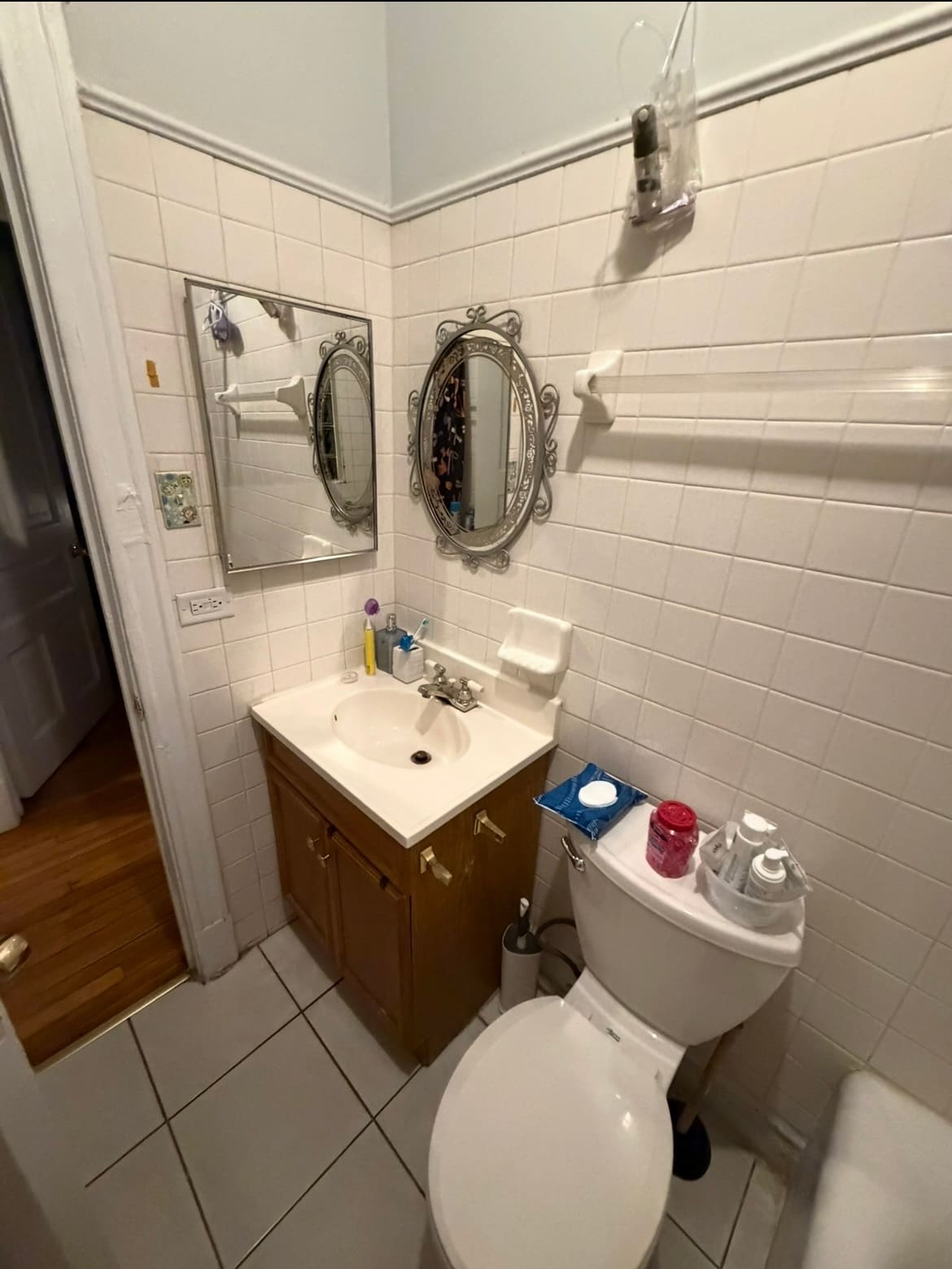 Building Photo - 5937 W Dakin St