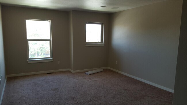 Building Photo - 146 Kimball Ave