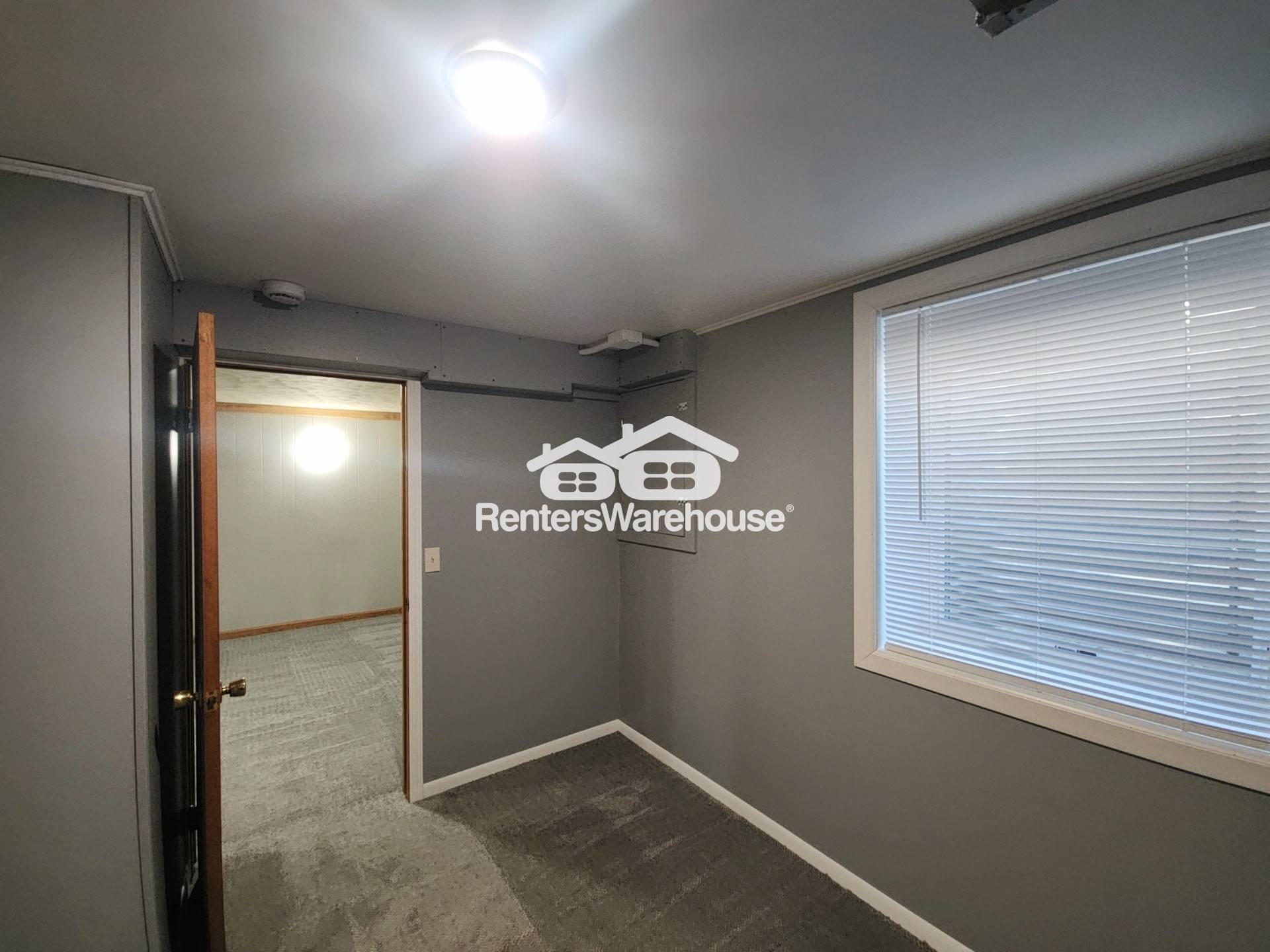 Building Photo - 732 E Lincoln Rd