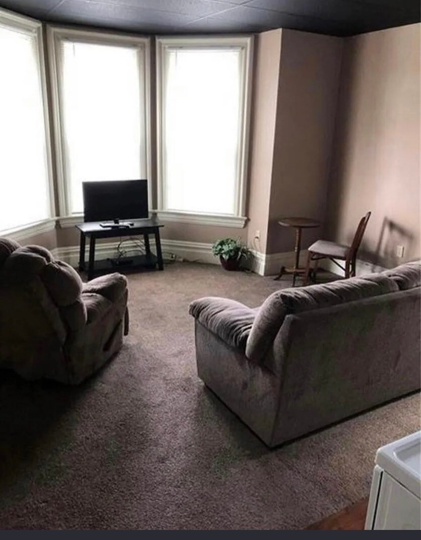 Building Photo - 350 Jefferson St