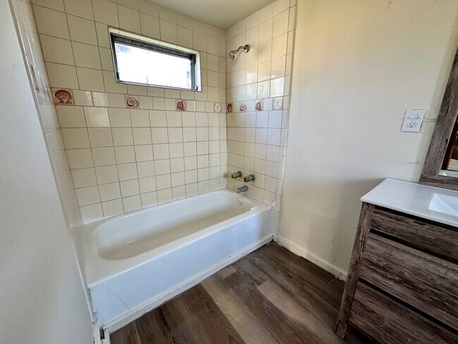 Building Photo - 8115 Tolles Dr