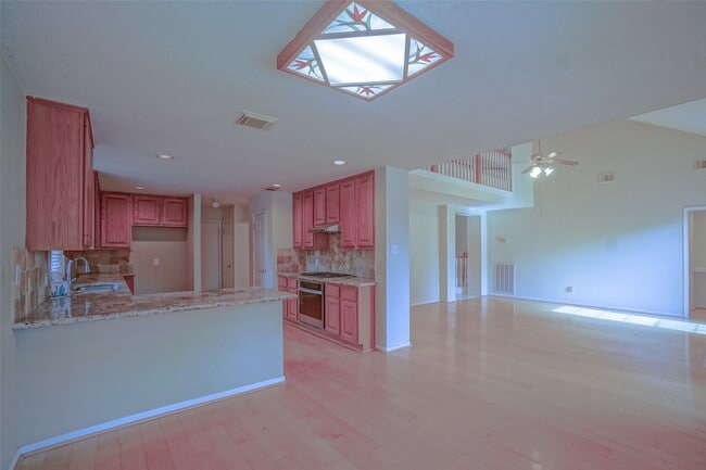 Building Photo - 5602 Whisper Ridge Dr