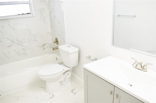 Building Photo - 5108 Sandalwood Dr
