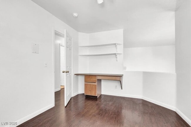 Building Photo - 8217 Beekman St