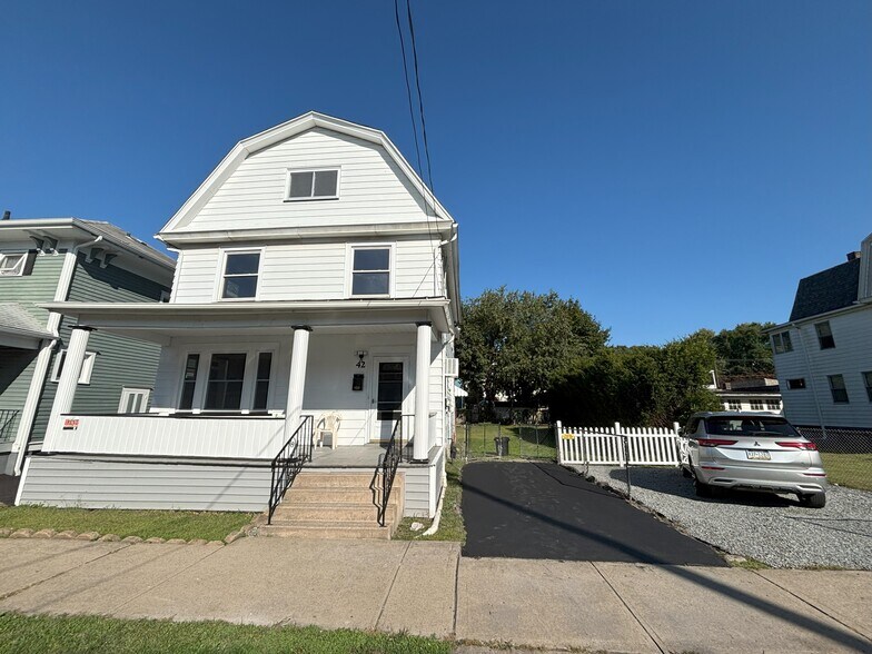 Primary Photo - 42 Wyoming St