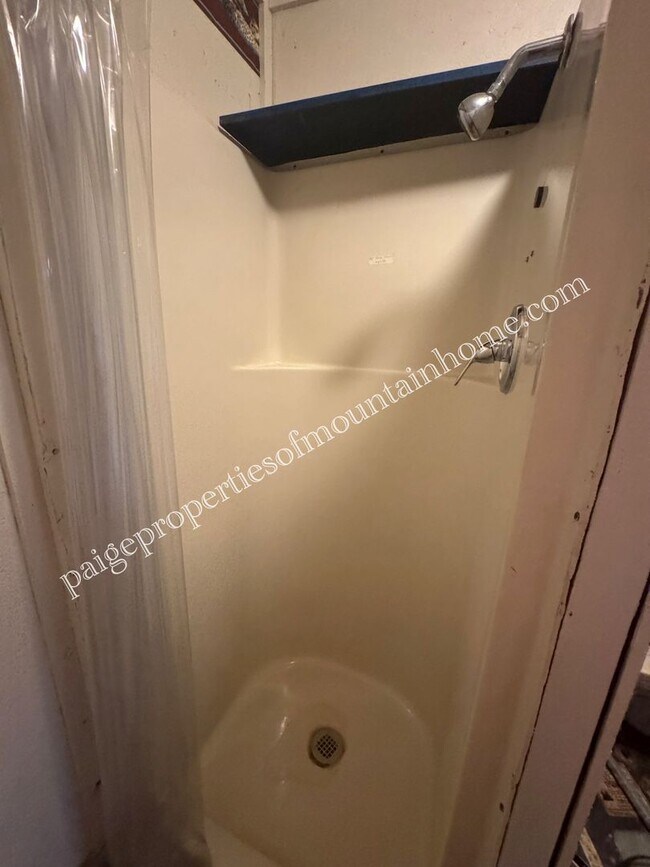 Building Photo - 1,600 Sq Ft Shop Space in Midway, AR – Includes Bathroom with Stand-Up Shower