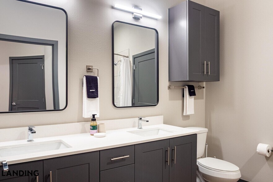 Building Photo - 415 E 2nd St S