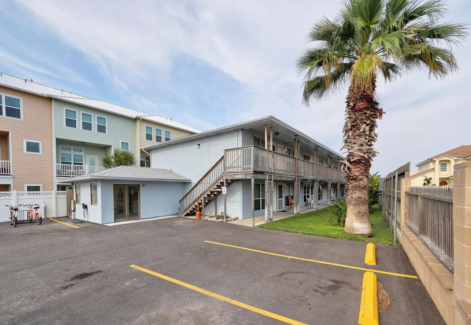 Building Photo - 14898 Granada Dr