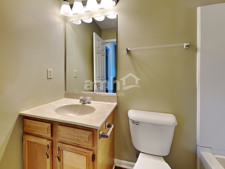 Building Photo - 599 Whispering Pines Pl