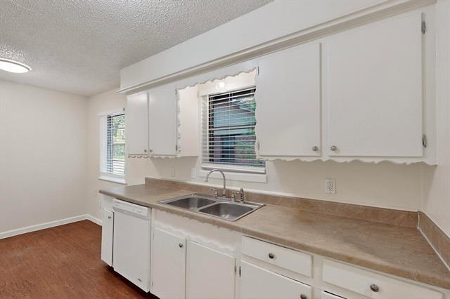 Building Photo - 10421 Muskogee Dr